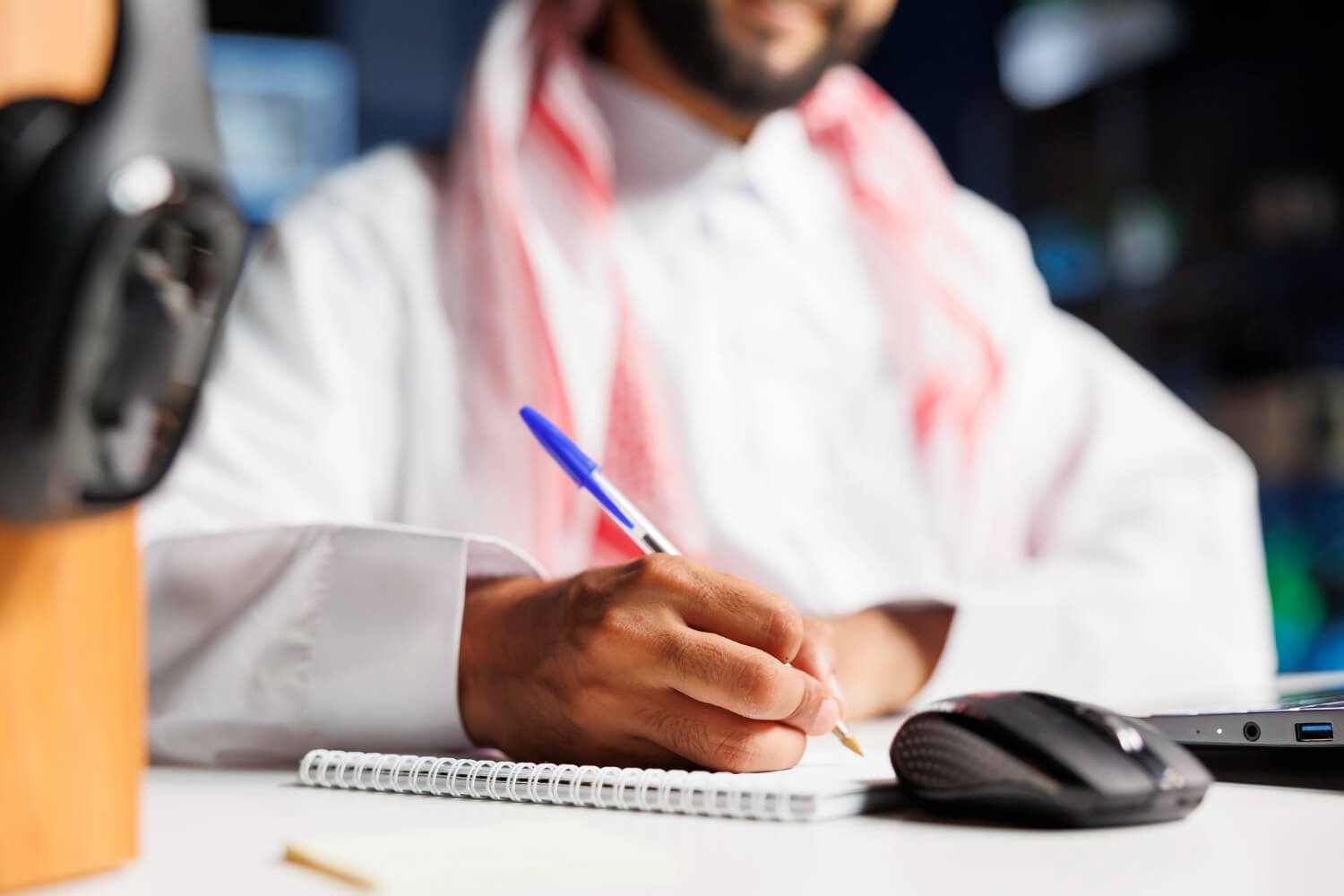 دليل شامل لتوثيق العقود التجارية